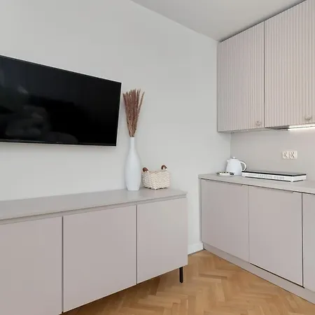 Jasny Dla 6 Osob W Gdyni, 2 Sypialnie I Balkon By Renters アパート グディニャ