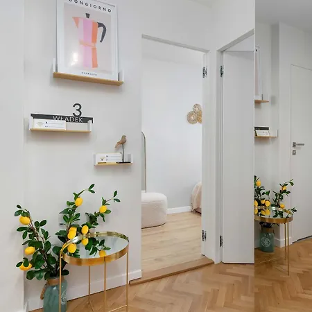 Jasny Dla 6 Osob W Gdyni, 2 Sypialnie I Balkon By Renters グディニャ