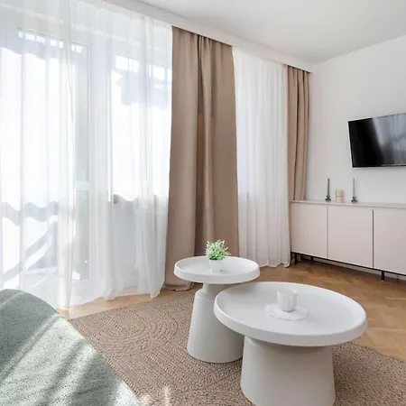 Jasny Dla 6 Osob W Gdyni, 2 Sypialnie I Balkon By Renters *