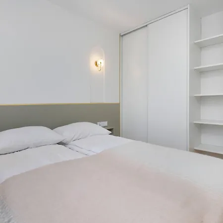 Jasny Dla 6 Osob W Gdyni, 2 Sypialnie I Balkon By Renters *