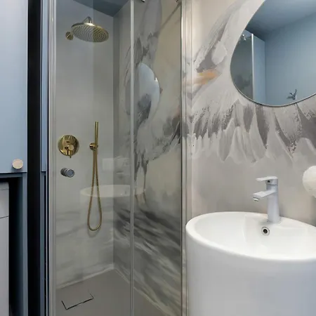 Style & Sea With Balcony In By Renters Apartmán
