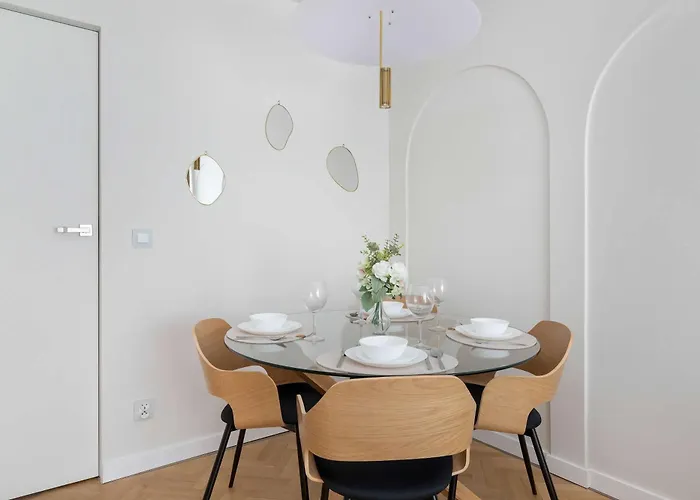 Jasny Dla 6 Osob W Gdyni, 2 Sypialnie I Balkon By Renters 格丁尼亚